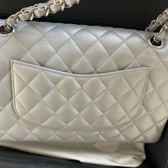 Authentic double flap medium Chanel 2023 collection - Picture 7 of 9